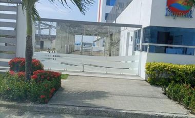 Departamento en venta frente al mar Tonsupa 150m2