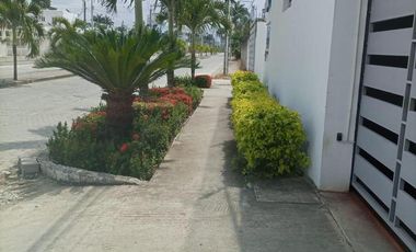 Departamento en venta frente al mar Tonsupa 150m2