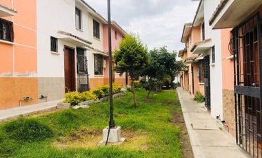 CASA MITAD DEL MUNDO 75.40M2 CON PATIO DE 60.60M2