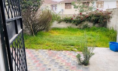 CASA MITAD DEL MUNDO 75.40M2 CON PATIO DE 60.60M2