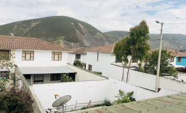 CASA MITAD DEL MUNDO 75.40M2 CON PATIO DE 60.60M2
