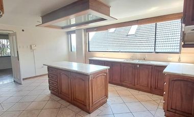 RENTO, QUITO TENIS DEPARTAMENTO 375m2 DORMITORIOS 4 PARQUEOS 2