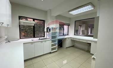 Oficina de 123m2, Roman Diaz, Metro Salvador