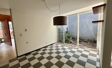 Casa en renta La Herradura cerrada con seguridad