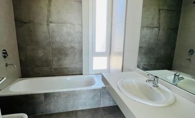 VENTA CASA A ESTRENAR EN MUELLES PUERTOS, 5 AMBIENTES, PISCINA, VISTA AL LAGO