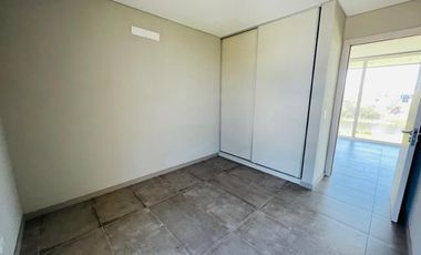 VENTA CASA A ESTRENAR EN MUELLES PUERTOS, 5 AMBIENTES, PISCINA, VISTA AL LAGO