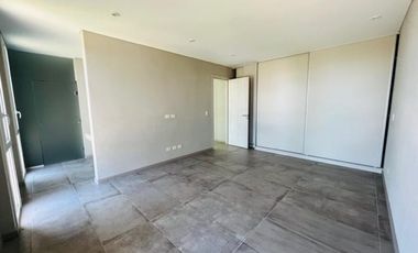 VENTA CASA A ESTRENAR EN MUELLES PUERTOS, 5 AMBIENTES, PISCINA, VISTA AL LAGO