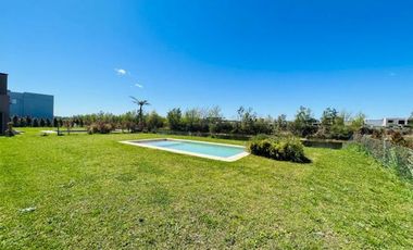 VENTA CASA A ESTRENAR EN MUELLES PUERTOS, 5 AMBIENTES, PISCINA, VISTA AL LAGO