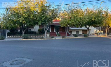 Casa en el Barrio Residencial