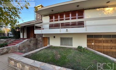 Casa en el Barrio Residencial