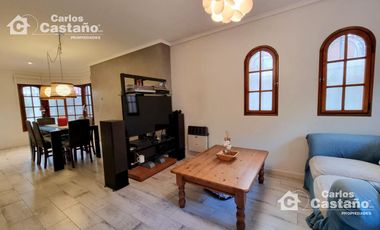Exc. Chalet en Esquina, Todo Reciclado a Nuevo con Detalles de Categoría
