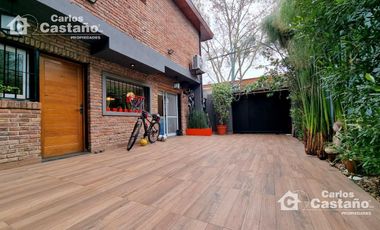 Exc. Chalet en Esquina, Todo Reciclado a Nuevo con Detalles de Categoría