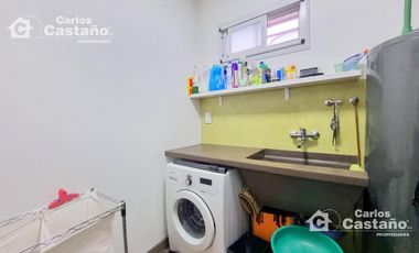 Exc. Chalet en Esquina, Todo Reciclado a Nuevo con Detalles de Categoría