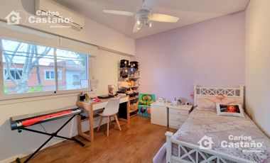 Exc. Chalet en Esquina, Todo Reciclado a Nuevo con Detalles de Categoría