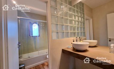 Exc. Chalet en Esquina, Todo Reciclado a Nuevo con Detalles de Categoría