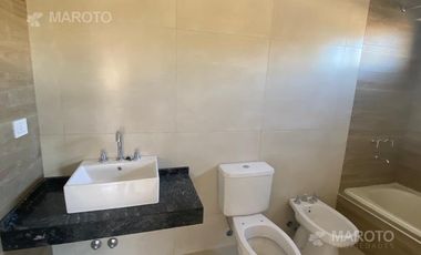 CASA EN ALQUILER  EN BARRIO EL CANTON GOLF - MAROTO PROPIEDADES