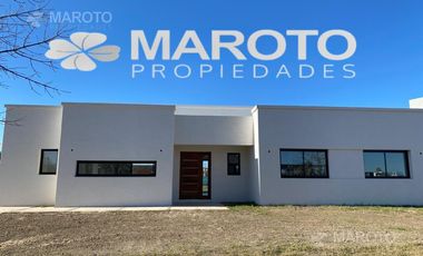 CASA EN ALQUILER  EN BARRIO EL CANTON GOLF - MAROTO PROPIEDADES