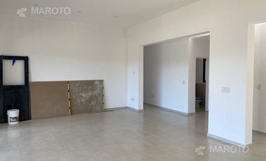 CASA EN ALQUILER  EN BARRIO EL CANTON GOLF - MAROTO PROPIEDADES