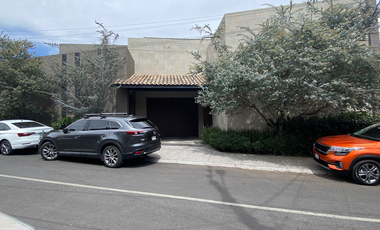 ¡CASA EN VENTA! PEDREGAL