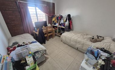 VENDE CASA EN CENTENARIO- 2 HABITACIONES