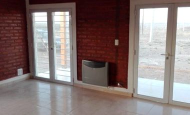 VENDE CASA EN CENTENARIO- 2 HABITACIONES
