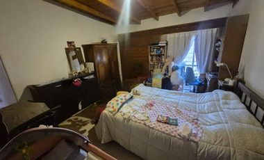 VENDE CASA EN CENTENARIO- 2 HABITACIONES