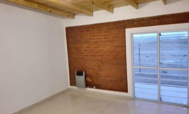 VENDE CASA EN CENTENARIO- 2 HABITACIONES