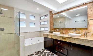 Residencia en venta en Bosques de las Lomas