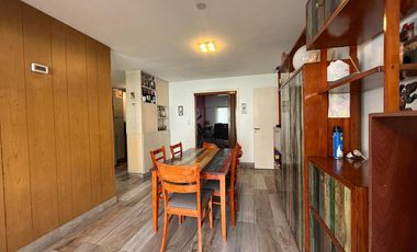 Casa cuatro ambientes jardin pileta cochera a la venta en Bernal