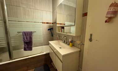 Casa cuatro ambientes jardin pileta cochera a la venta en Bernal