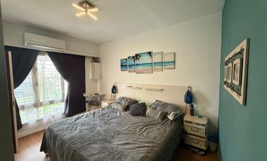 Casa cuatro ambientes jardin pileta cochera a la venta en Bernal