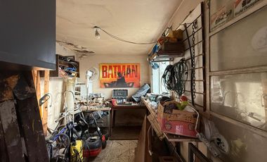 Casa cuatro ambientes jardin pileta cochera a la venta en Bernal
