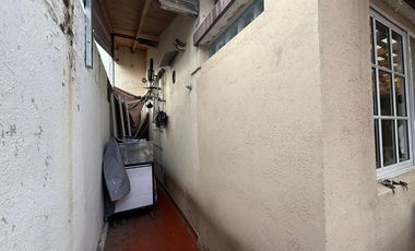 Casa cuatro ambientes jardin pileta cochera a la venta en Bernal