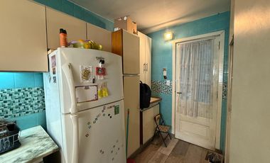 Casa cuatro ambientes jardin pileta cochera a la venta en Bernal