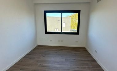 Alquiler Anual Casa a La Laguna en San Benito Villanueva Tigre