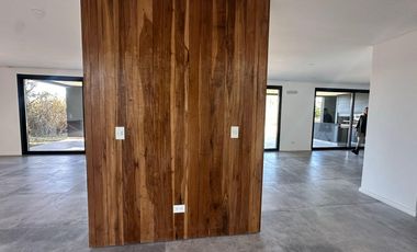 Alquiler Anual Casa a La Laguna en San Benito Villanueva Tigre