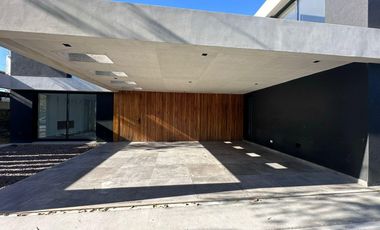 Alquiler Anual Casa a La Laguna en San Benito Villanueva Tigre