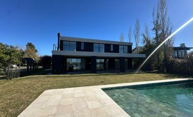 Alquiler Anual Casa a La Laguna en San Benito Villanueva Tigre