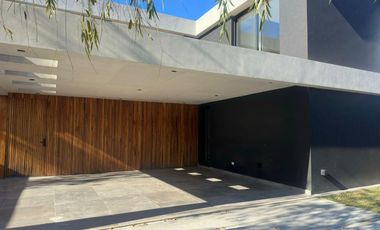 Alquiler Anual Casa a La Laguna en San Benito Villanueva Tigre