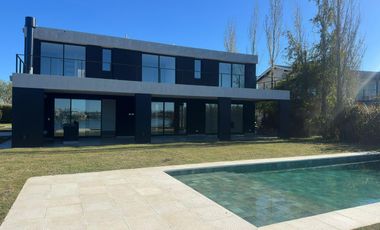 Alquiler Anual Casa a La Laguna en San Benito Villanueva Tigre