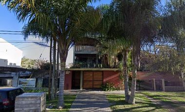 Departamento en venta en San Isidro Bajo, cochera y baulera.