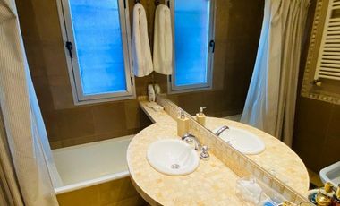Departamento en venta en San Isidro Bajo, cochera y baulera.