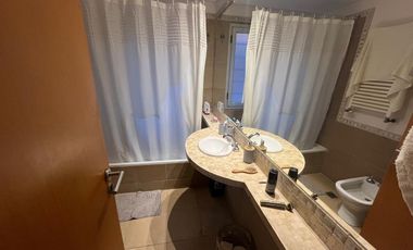 Departamento en venta en San Isidro Bajo, cochera y baulera.