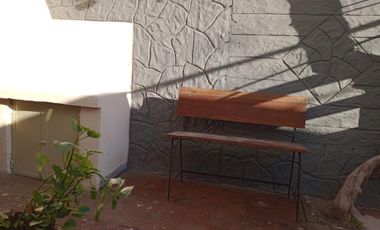 CASA EN EL CENTRO DE COSQUIN DE DOS DORMITORIOS REF 2141A