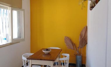 CASA EN EL CENTRO DE COSQUIN DE DOS DORMITORIOS REF 2141A