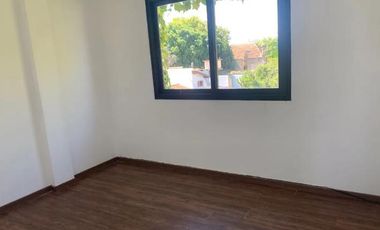 Departamento tres ambientes cochera Alquiler Bernal Centro