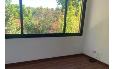 Departamento tres ambientes cochera Alquiler Bernal Centro