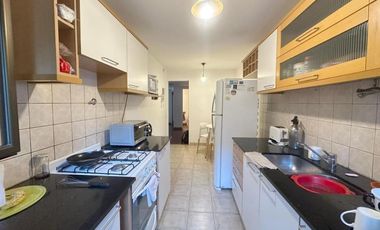 Departamento de 3 ambientes con cochera en venta- Vicente lopez