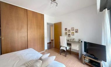Departamento de 3 ambientes con cochera en venta- Vicente lopez