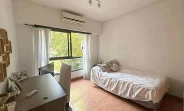 Departamento de 3 ambientes con cochera en venta- Vicente lopez